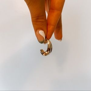 Vintage gold metal earrings